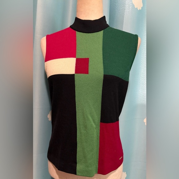St. John Sport mock neck sleeveless color block top.- S - Picture 6 of 6
